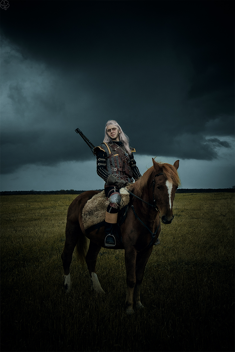 Illustration for article titled The Witcher Comes To Life With Very Witchery Cosplay